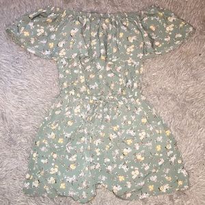 floral off the shoulder romper 🤩